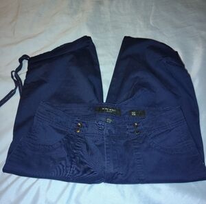 Women's Nine West Capris Shorts - Navy Blue, Sz 8 Like New!